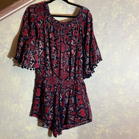 RAGA Pants - NWT Raga Anthropologie Pom Pom Romper - Size M